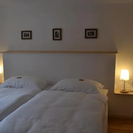 Готель Gaestehaus Alter Keller 2*